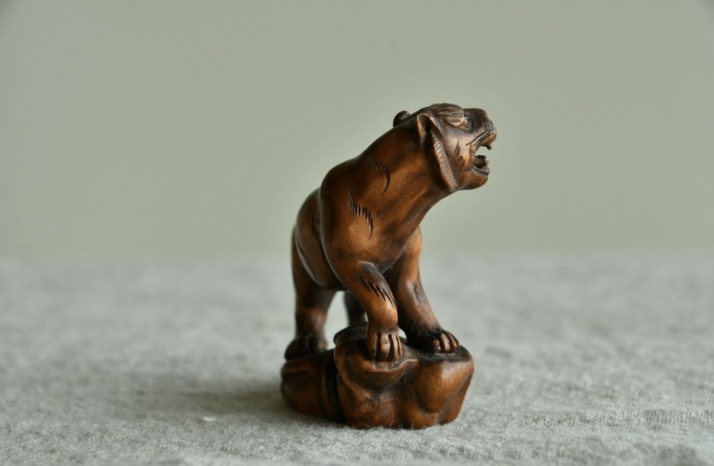 古美術】虎 根付 Netsuke 精密 彫刻 超絶技巧 古玩 骨董 トラ 寅